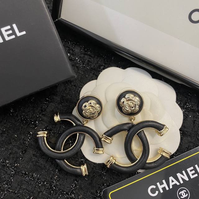 Chanel Ear Studs, Hot-Selling New Arrival. Chan 22A Camellia Leather-Wrapped Dou