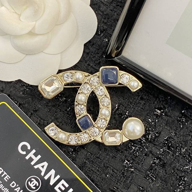 Chanel Brooch Bestseller Now Available In New Styles Chanel22 High-End Artisanal