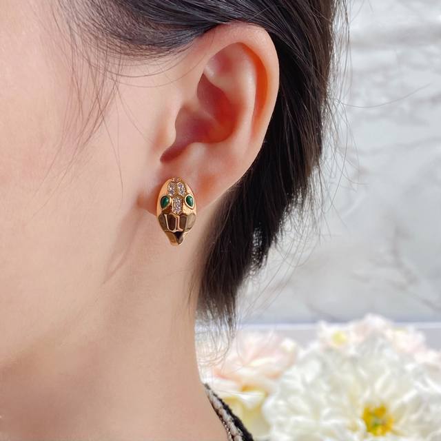 V Gold-Plated Mimi Gold Bulgari Small Natural Malachite Snake Ear Studs, Beloved