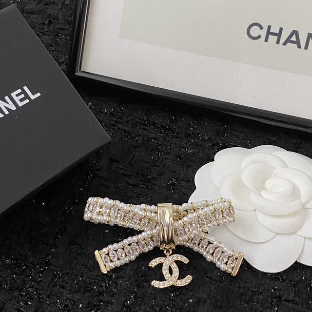 Code A490 0297825 Chanel Brooch Bestseller Newly Launched Chan 22 Water Crystal