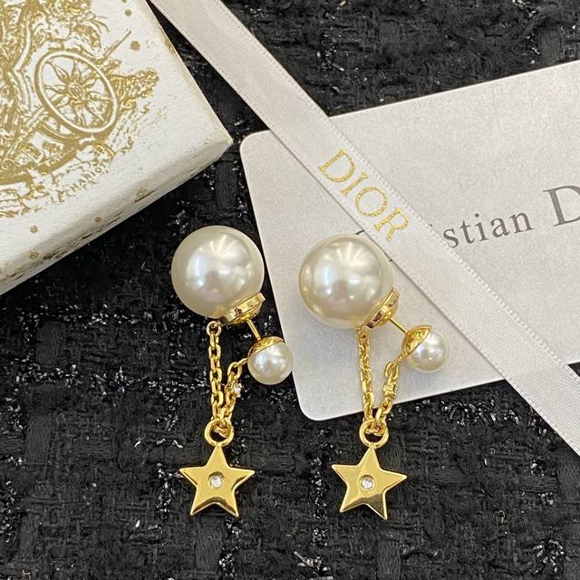 Code E1958 0247825 Dior Earrings Hot-Selling New Arrival Stunning Dior Pearl Ear