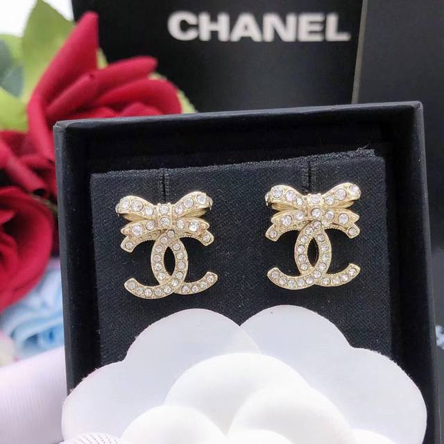 Id Xed0334 Ch*Nel Latest Model Bow Diamond-Studded, Consistent Zp Brass Material