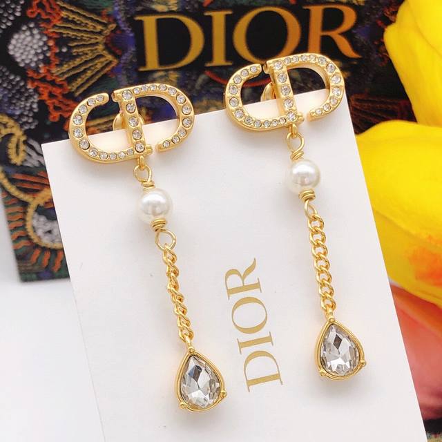 Code Ded0454 Dior Fringe Teardrop Diamond-Studded Earrings Cd Spring/Summer Pear