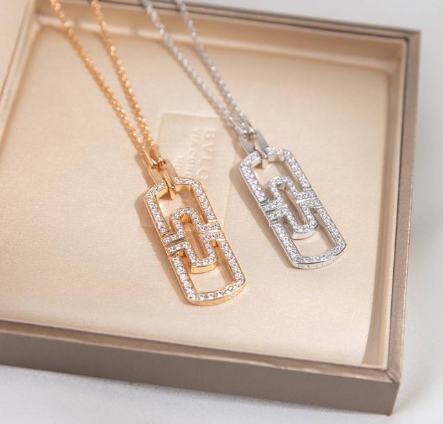 If There's A Necklace That's Both Masculine And Feminine, This Is It! The Paperc