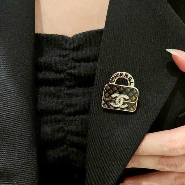 Chanel Handbag Double C Letter Brooch