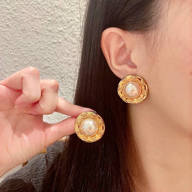 Chanel Pearl Round Double C Stud Earrings