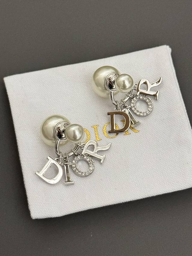 High-Quality, Details As Shown In The Photo. 0.0130 Silver D-Shaped Ear Studs. Z
