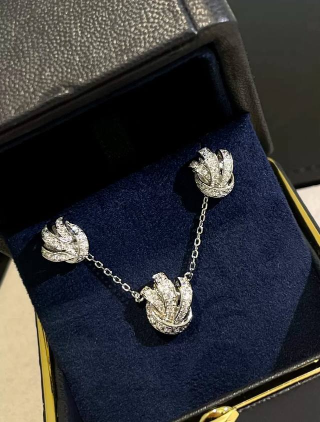 Ear, Necklace, V-Gold High Edition, Super Stunning Graff Crystal Diamond Rope Ea