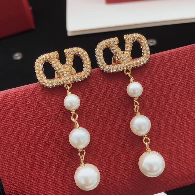 Ved0226 Valenti*O Latest Model Fringe Ear Studs, Consistent Zp Brass Material