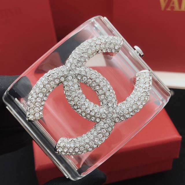 Model Number Xsz0034 Ch*Nel's Latest Transparent Resin Bracelet, Made Of Zp Bras