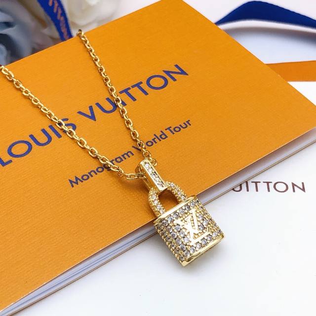 Lxl0003 Lv Latest Style Lock Pendant Necklace With Diamonds, Consistent Zp Brass