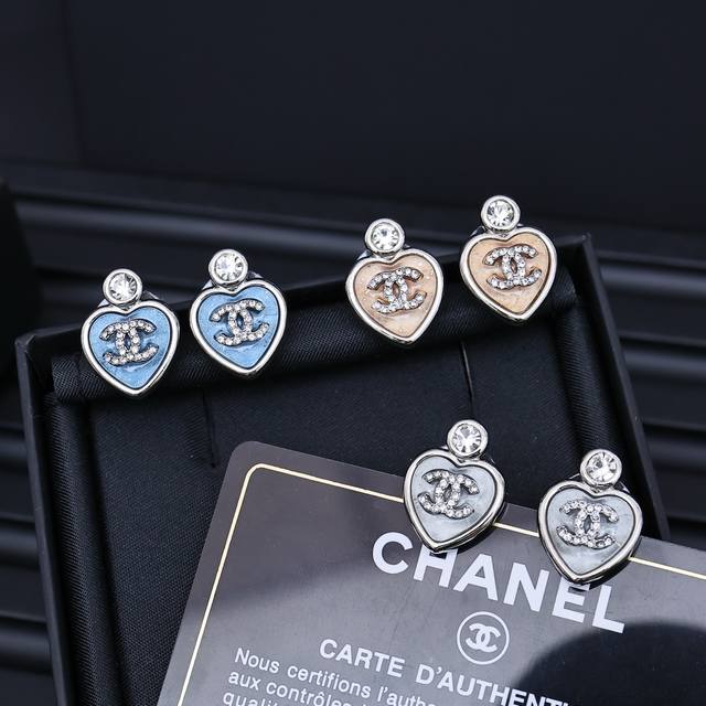 Chanel 25P Best-Selling Colorful Glass Double C Heart Earrings This Season's Stu