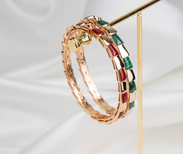 Serpenti Viper Series Snake Bone Bracelet, Width 6Mm, Size 17, V-Gold Material W