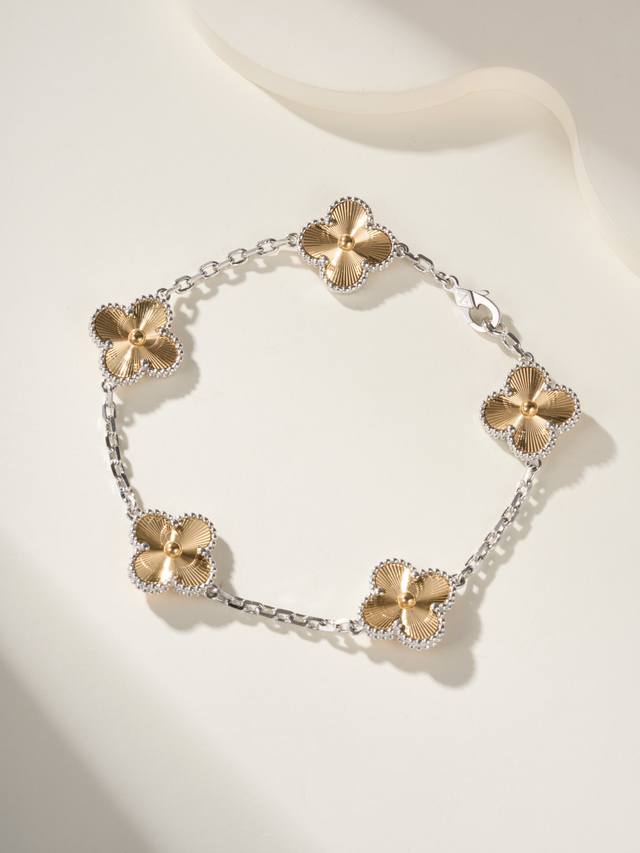 Engraved Flower Pattern Five-Flower Bracelet, Cnc Precision Cutting, Each Finish