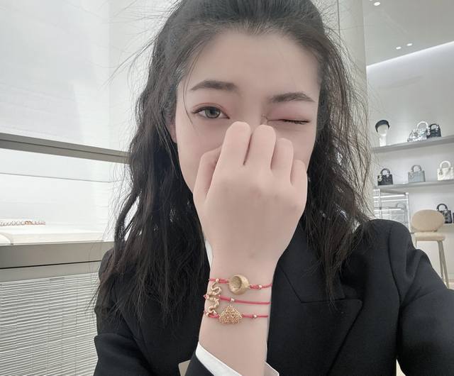 High-Quality, Details As Shown. The Dorelita Bracelet From The Dioramour Limited