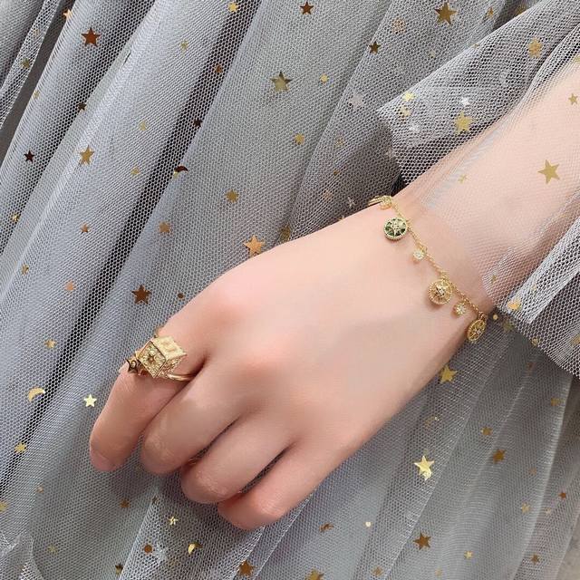 Our Product: Compass Bracelet Z-Batch 68,900+ Ensure You Purchase From The Only