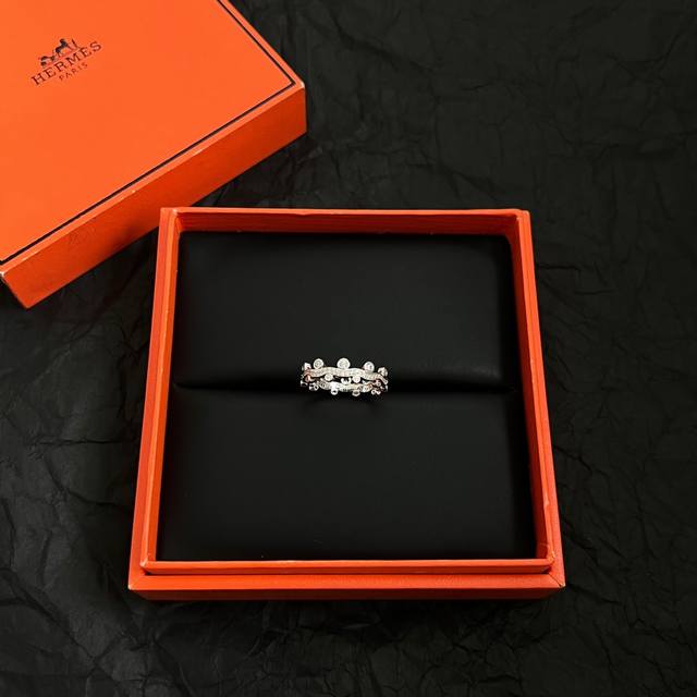 Hermes This Ring Features An Exquisitely Designed, High-End Design That Looks St