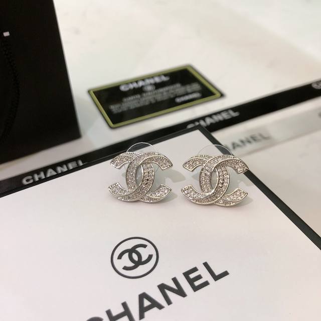 Chanel Little Black Chanel Earrings! Original Detail Logo Bestseller! Highest Qu