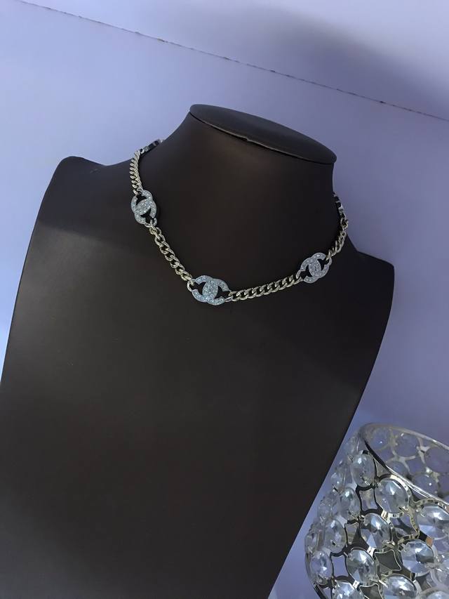 Chanel New Necklace Best-Selling Style Now Available! Synchronized With The Bout