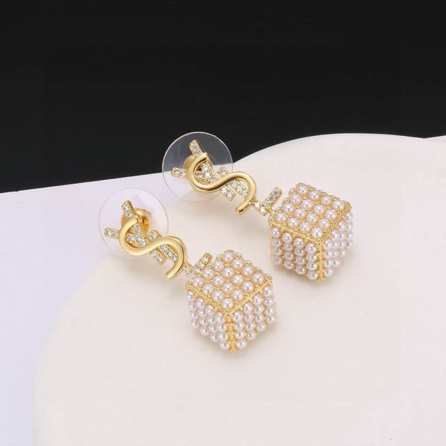 Saint Laurent Ysl Earrings Classic Luxury Fashionable And Versatile Like A Cockt