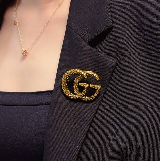 Gucci New Arrival Double G Wheat Ear Retro Gold Brooch, The Ultimate Accessory F