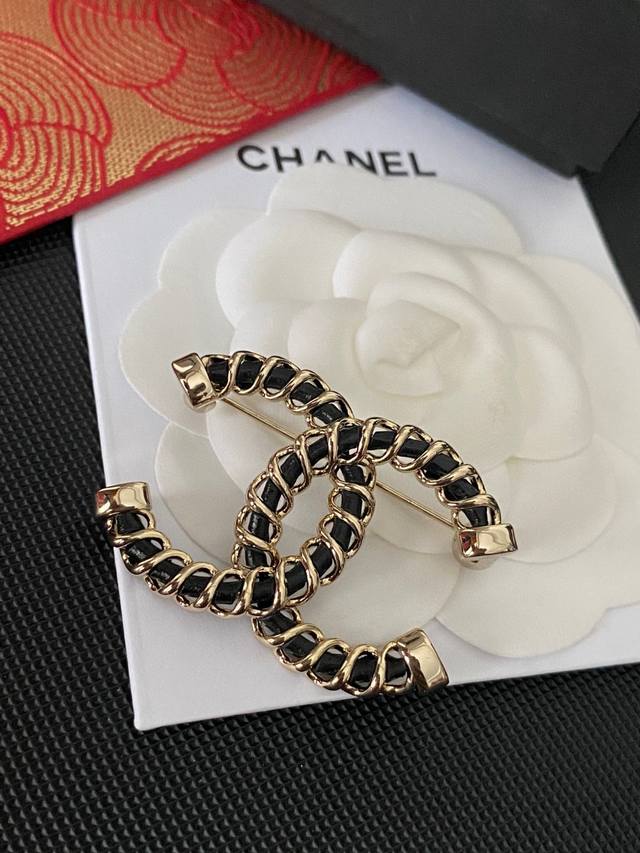 Zp Custom-Made Chanel Swarovski Imported Genuine Leather Letter Combination Broo