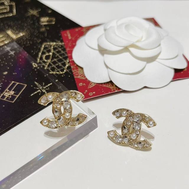 Chanel Five-Pointed Star Heart Pearl Letter Ear Studs, Hot-Selling New Arrival.