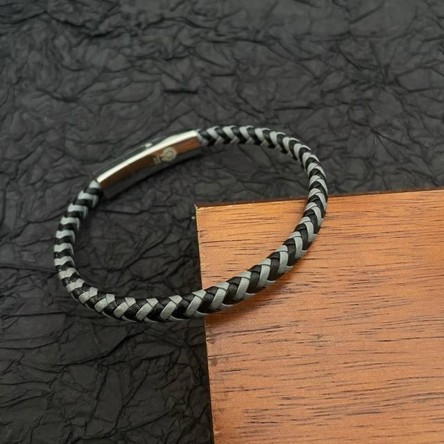 New Arrival, Counter Quality Chrome Hearts Classic Retro Leather Cord Bracelet W