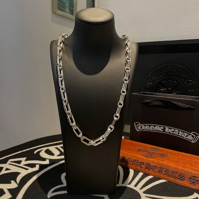 New Arrival, Counter-Quality Chrome Hearts Classic Retro Cross Thick Buckle Neck