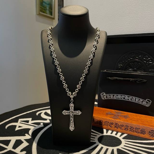New Arrival, Boutique Quality Chrome Hearts Classic Retro Flower Ball Necklace W