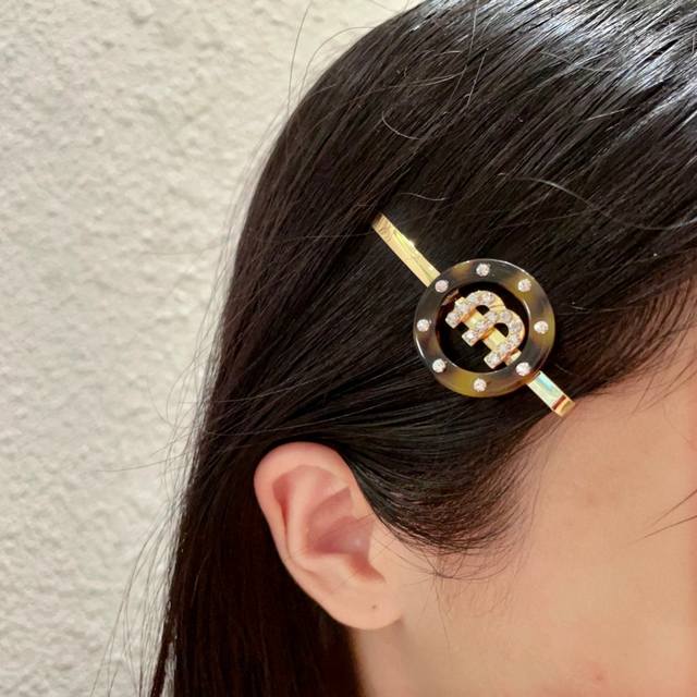 2025 Miu Miu Hairpin, Made From The Same Material As The Store Version, Meticulo