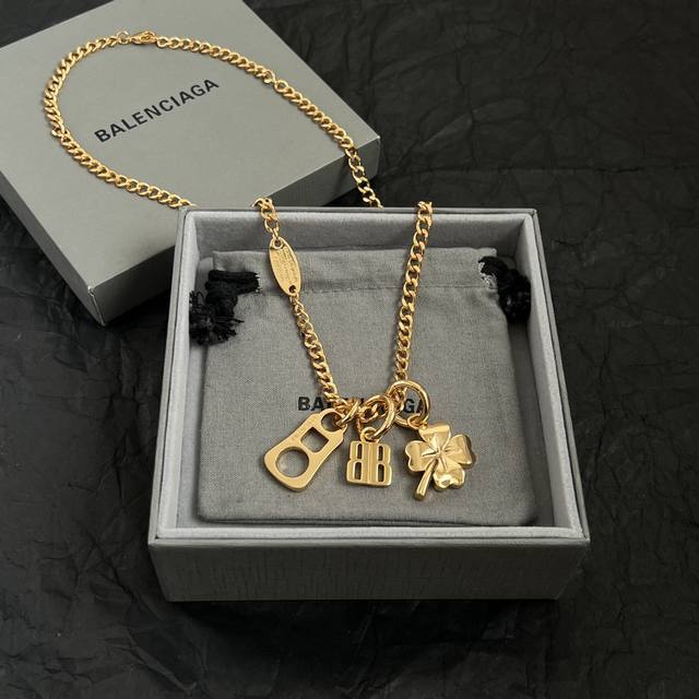 Balenciaga Paris Balenciaga Necklace Simple And Elegant, High-End Gold Finish, P
