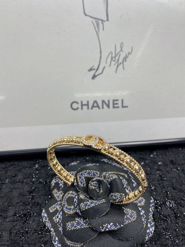 Code H440 Bracelet Bestseller Now Available! Exclusive High-End Quality, Authent