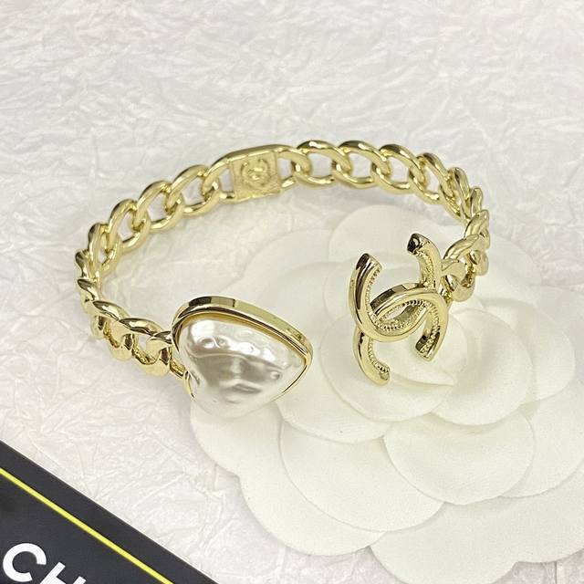 Code H449 Bracelet - Hot-Selling Style Now Available! Bracelets Feature A Unique