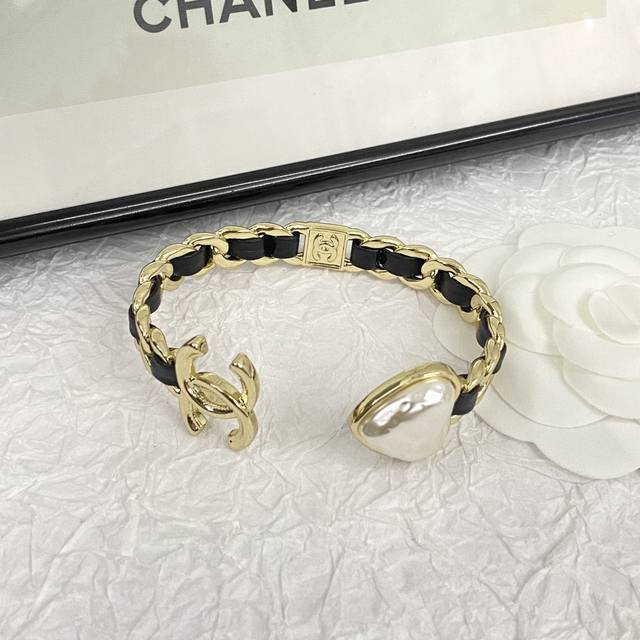 Code H449 Bracelet - Hot-Selling New Arrival! Bracelet Features A Unique Design