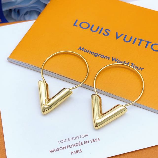 Model No. Led0091 Lv*Latest V-Shaped Polished Ear Hook, Consistent Zp Brass Mate