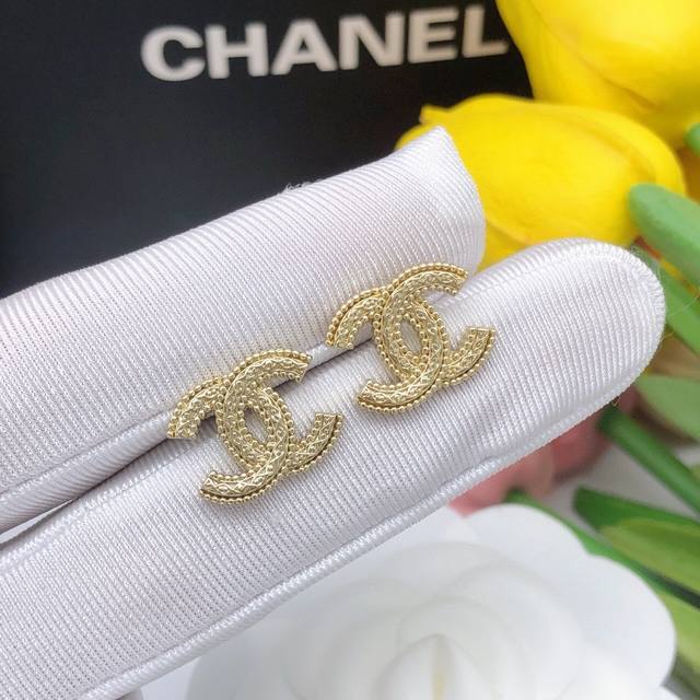 Id Xed0516 Classic Double Clogo Earrings, Early Spring New Style, Relief Design
