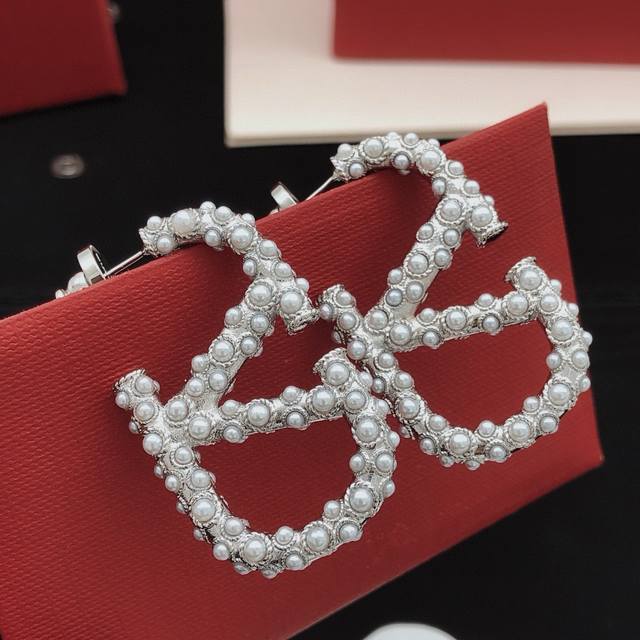 Ved0289 Large Valenti*O's Latest Diamond-Encrusted Pearl Stud Earrings, Made Of