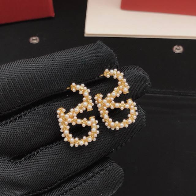 Ved0286 Small Valenti*O's Latest Diamond-Studded Pearl Earrings, Made Of Zp Bras