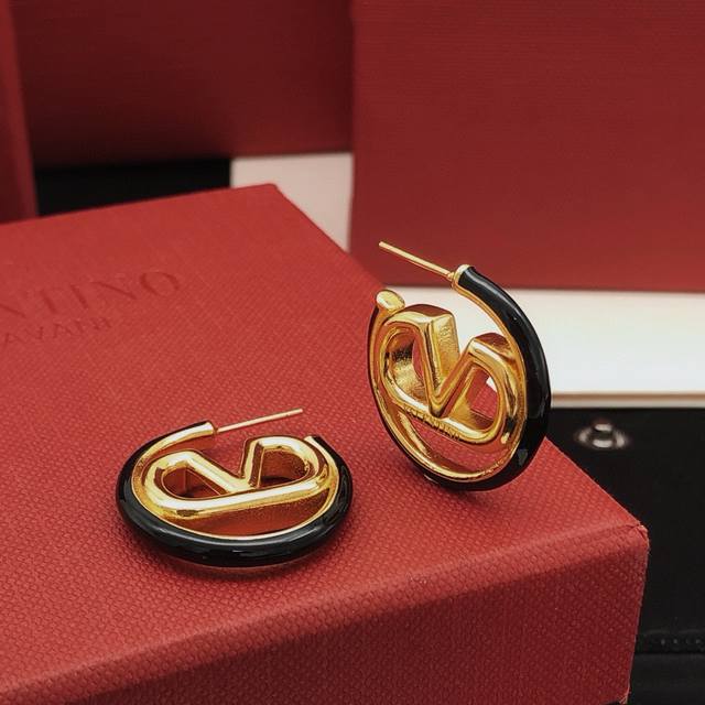 Id Ved0277 Valenti*O Latest Black Round Earrings, Zp Brass Material
