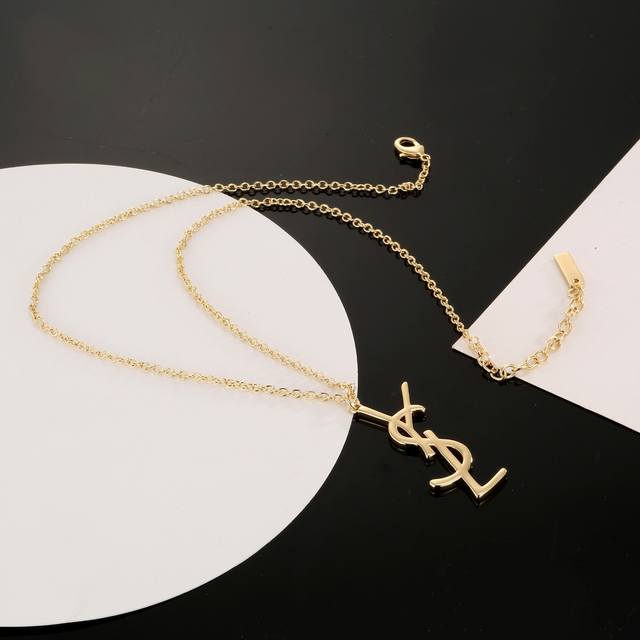 Saint Laurent Ysl Necklace Classic Luxury, Fashionable And Versatile, As Elegant
