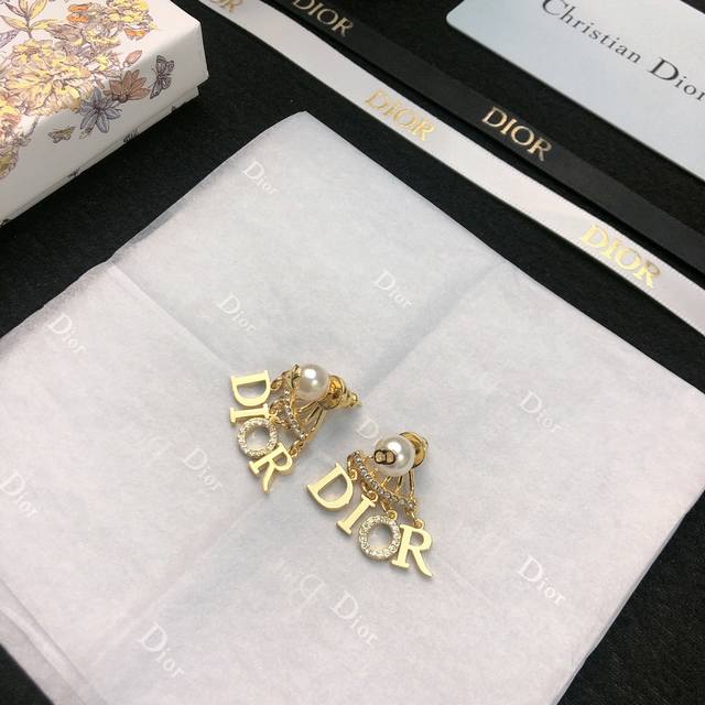 Dior Dior Letter Earrings New Arrival From The Store Beautiful Beyond Words Eleg