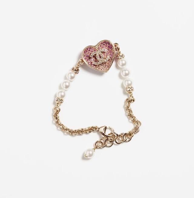 Chanel Latest Collection Chanel Boutique New Arrival Heart-Shaped Bracelet Choos