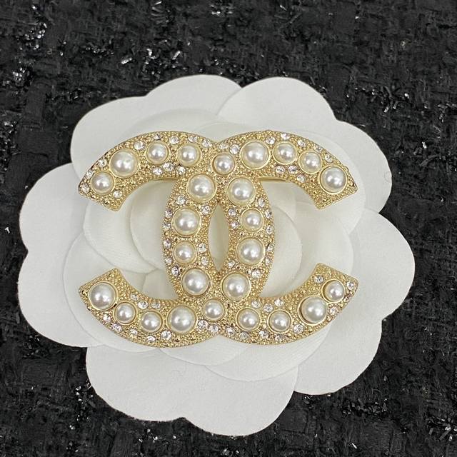 Code A132 Classic Best-Selling Small Perfume Brooch Now Available. Exclusive Hig