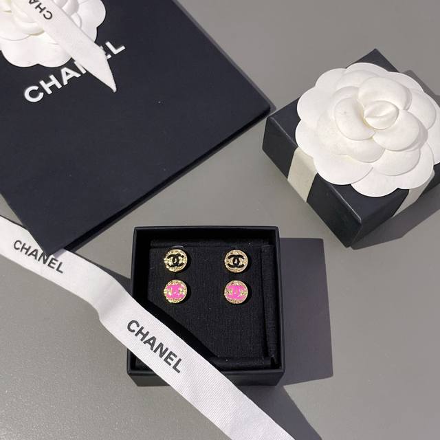 High-Quality, Details As Shown. Mini Colorful C-Gold Disc Stud Earrings Z 4100,