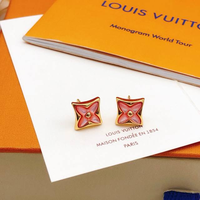 Model No. Led0294 Lv*Latest Pink Pink Oyster Ear Studs, Zp Brass Material