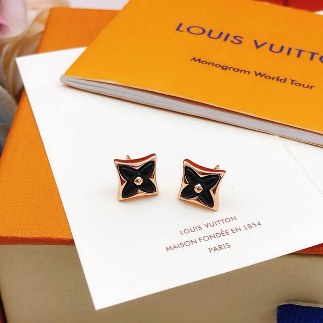Model No. Led0293 Lv*Latest Rose Gold Black Black Oyster Ear Studs, Zp Brass Mat
