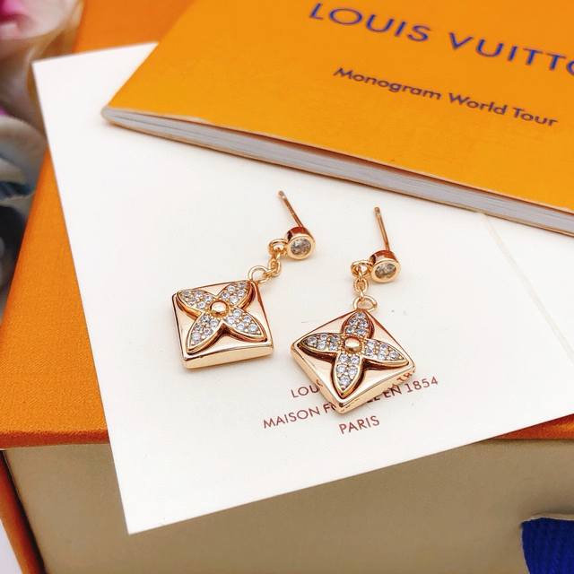 Model No. Led0289 Lv*Latest Rose Gold White Pearl Earrings, Zinc-Plated Brass Ma