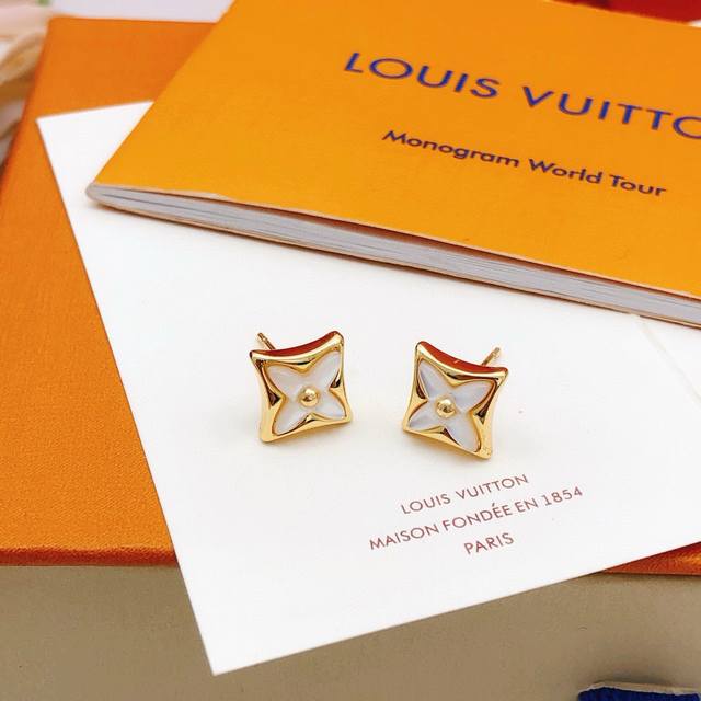 Model No. Led0286 Lv*Latest White White Mother-Of-Pearl Earrings, Zp Brass Mater