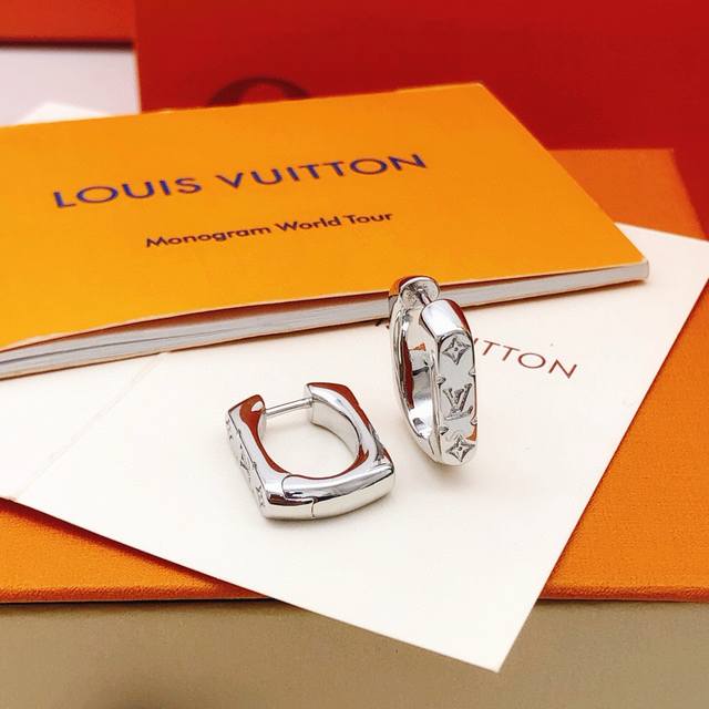Model No. Led0277 Lv*Latest Silver Ear Hooks, Zp Brass Material